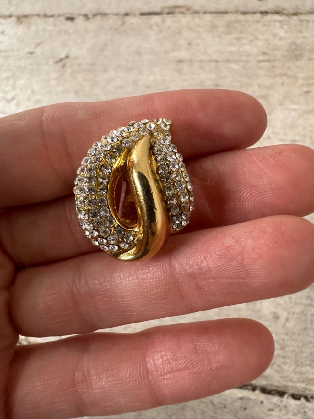 Vintage Christian Dior Pave Rhinestone Gold Tone Clip On Earrings - Picture 7 of 12